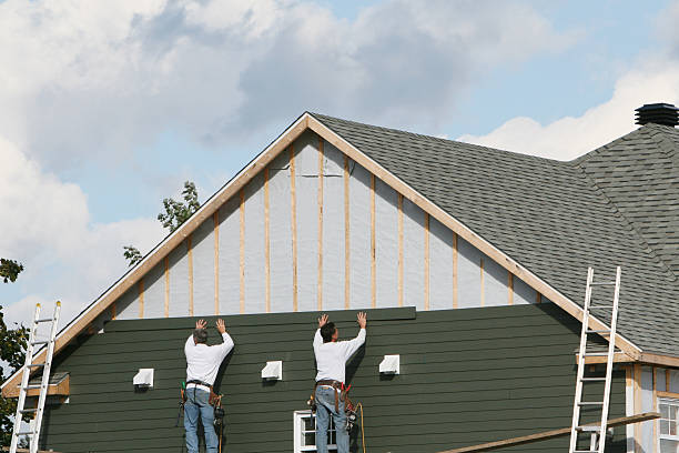 Professional Emergency Siding Repair technician working in South Lebanon, OH